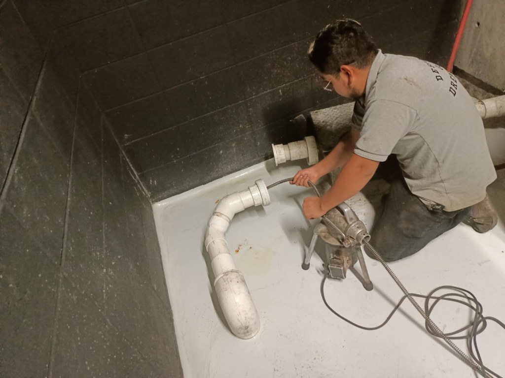 Operación con Equipo Eléctrico en Exterior